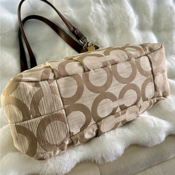 Coach handbag - Picture 5 of 9